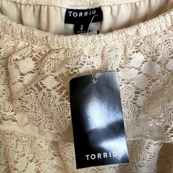 BNWT TORRID Lace Dress Ivory Cold Shoulder Size 3 - Picture 9 of 10